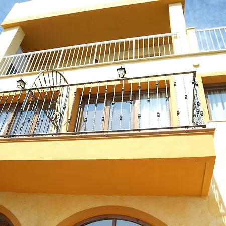 Rural Joan Guest house 3*